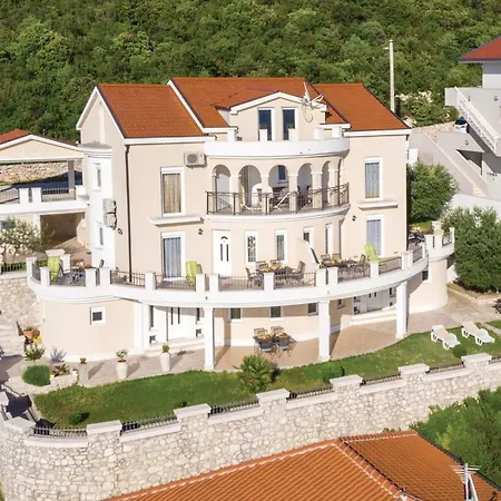 Lovely In Komarna With House Sea View Διαμέρισμα Klek
