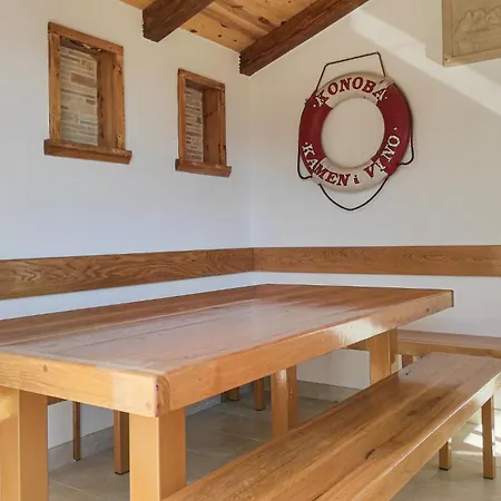 Διαμέρισμα Lovely In Komarna With House Sea View