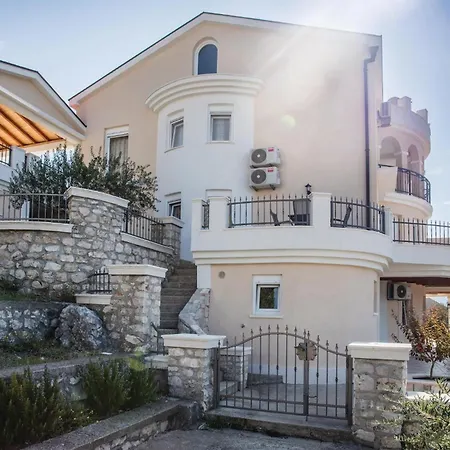 Apartman Two-bedroom In Komarna *