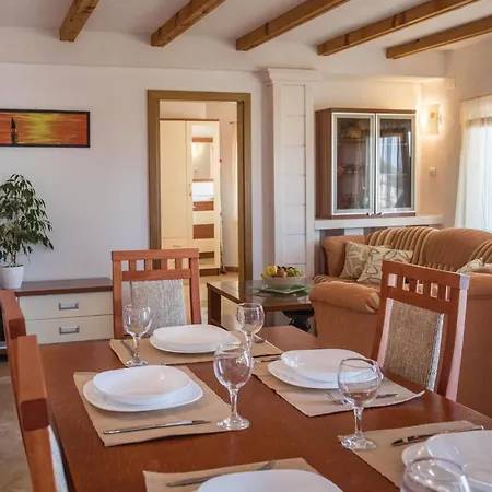 Two-bedroom In Komarna Apartman
