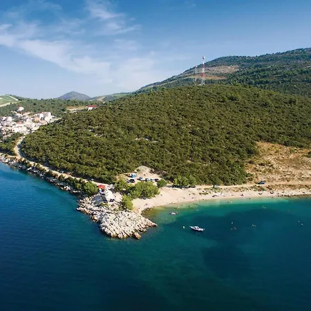 Lovely In Komarna With House Sea View شقة كليك